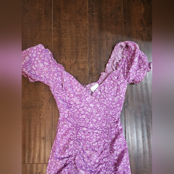 Like New Lavender Puff Sleeve Mini Dress Size Small - Picture 3 of 12